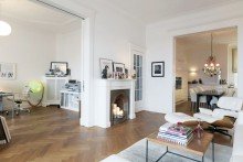 Wohnzimmer 2 Hamburg: Sanierte Altbau-Wohnung in urbaner Toplage