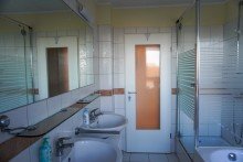 Bad_b Sch�ne helle 3-Zi. Wohnung am B�rgerpark, Balkon, Einbauk�che, Barrierefrei + Garage