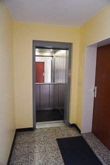 Treppenhaus 2 Hulsberg | Ruhige Wohnung mit sonnigem Balkon, Lift, Stellplatz