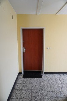 Treppenhaus Hulsberg | Ruhige Wohnung mit sonnigem Balkon, Lift, Stellplatz