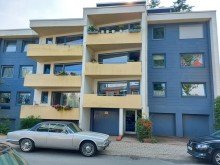 Aussenaufnahme 1 Sch�ne sanierte 2-Zi. DG-Wohnung, Terrasse, Gartennutzung, Einbauk�che + Garage