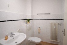 Badzimmer 1 Gro�z�gige 2-Zimmer-Wohnung mit Balkon - ideal f�r Eigennutzer, Best Ager oder Kapitalanleger