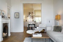 Wohnzimmer 1 Hamburg: Sanierte Altbau-Wohnung in urbaner Toplage